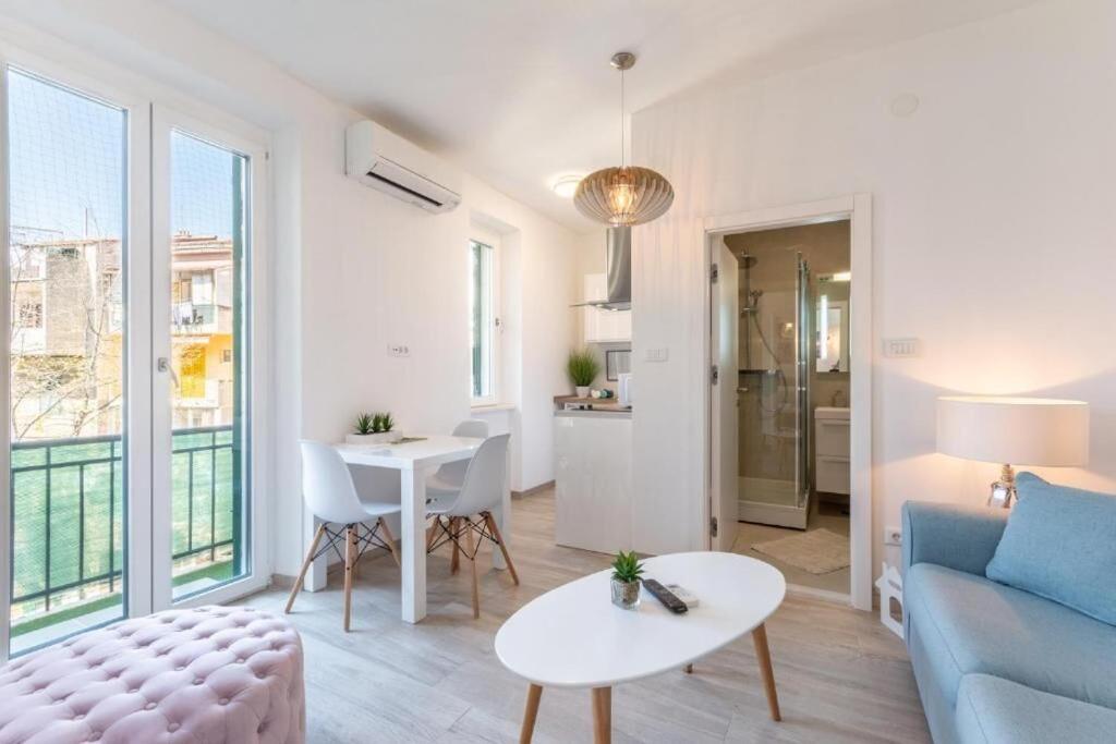 Apartments And Room Poesia Split Dış mekan fotoğraf