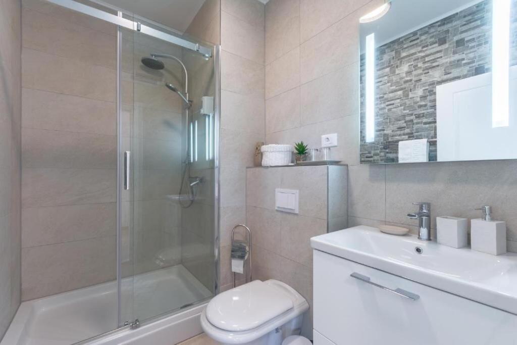 Apartments And Room Poesia Split Dış mekan fotoğraf