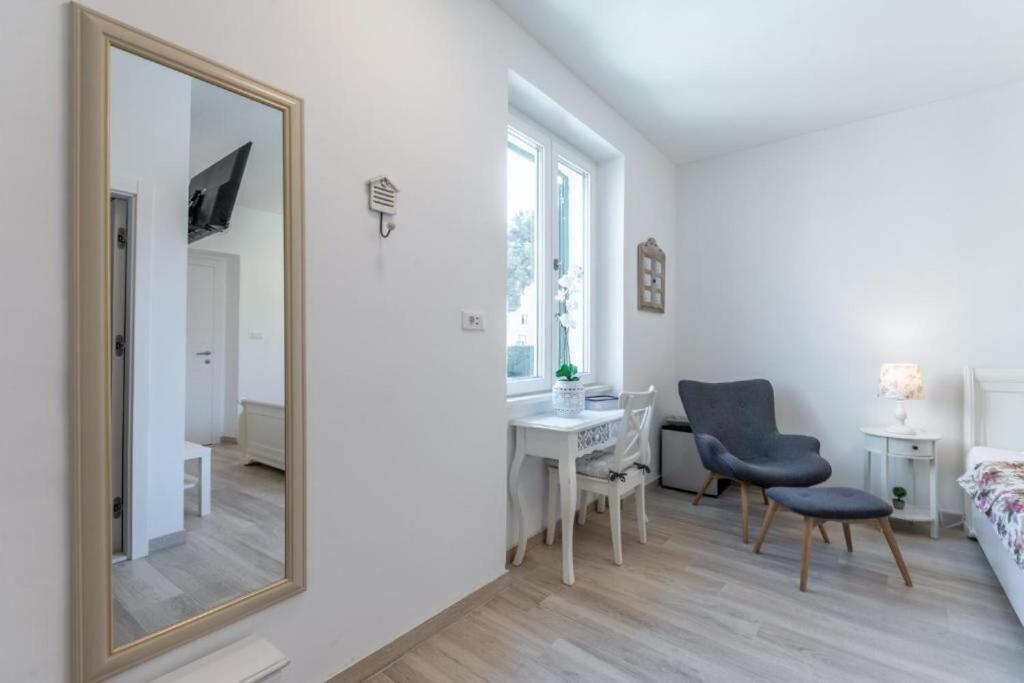 Apartments And Room Poesia Split Dış mekan fotoğraf
