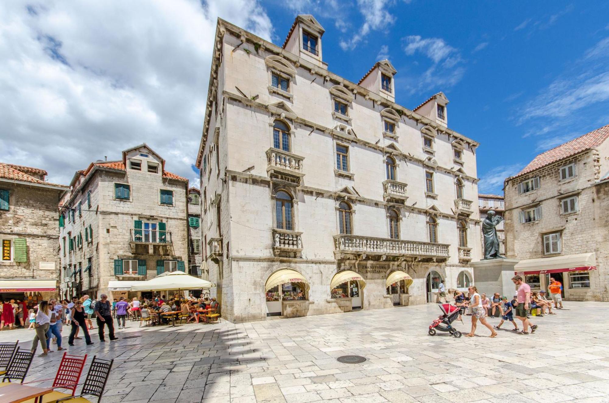 Apartments And Room Poesia Split Dış mekan fotoğraf